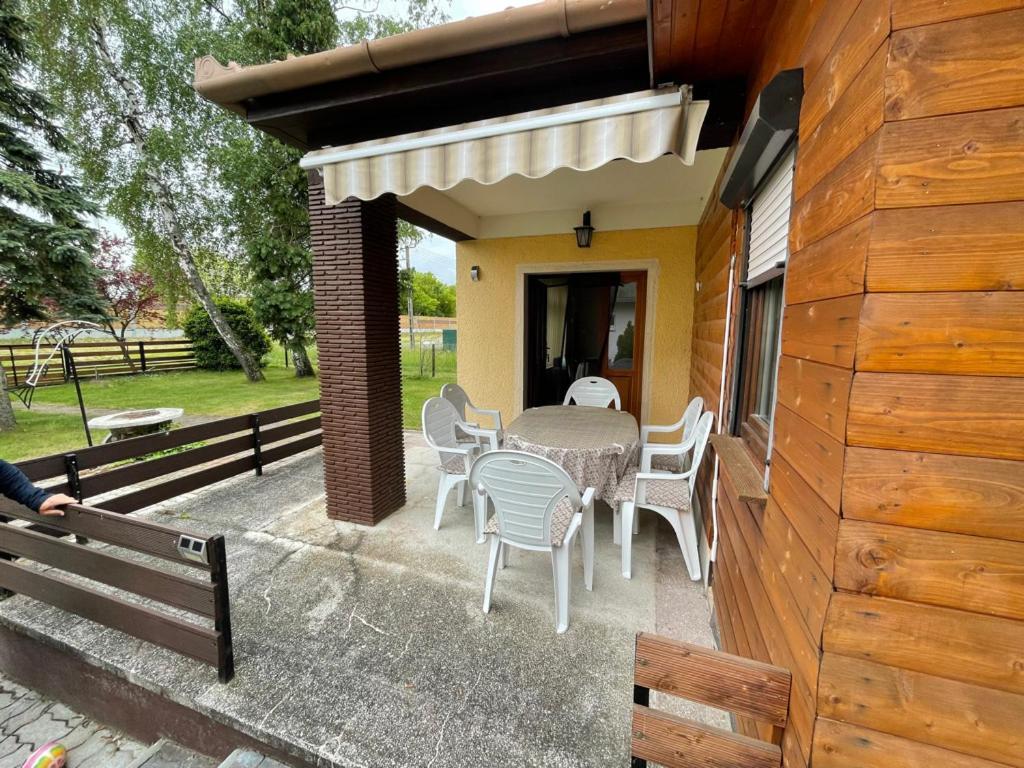 BalatonmáriafürdőAgnes Nyaralohaz别墅 外观 照片