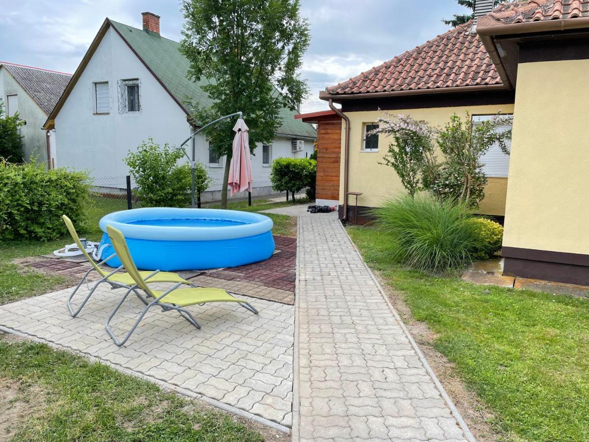 BalatonmáriafürdőAgnes Nyaralohaz别墅 外观 照片